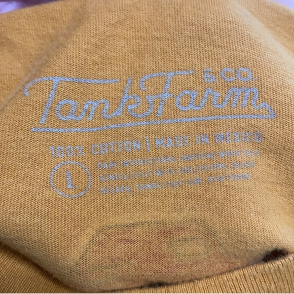 Tank Farm Short Sleeve Gold Graphic Tee Shirt Size L - Picture 3 of 5